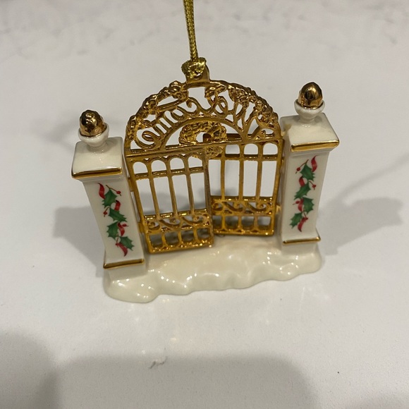 Lenox 2003 First Year in New Home Christmas Ornament - Picture 2 of 4